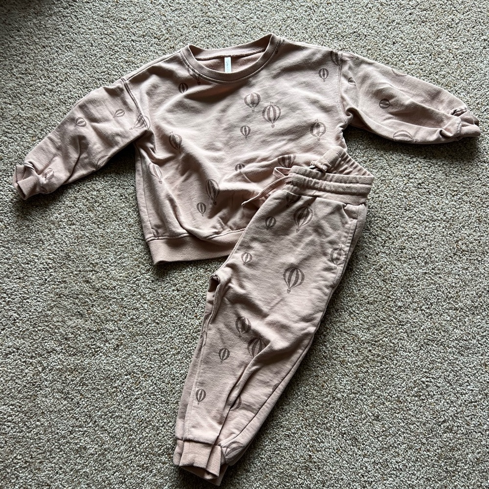 Rylee + Cru Hot Air Balloons Sweatshirt & Sweatpants